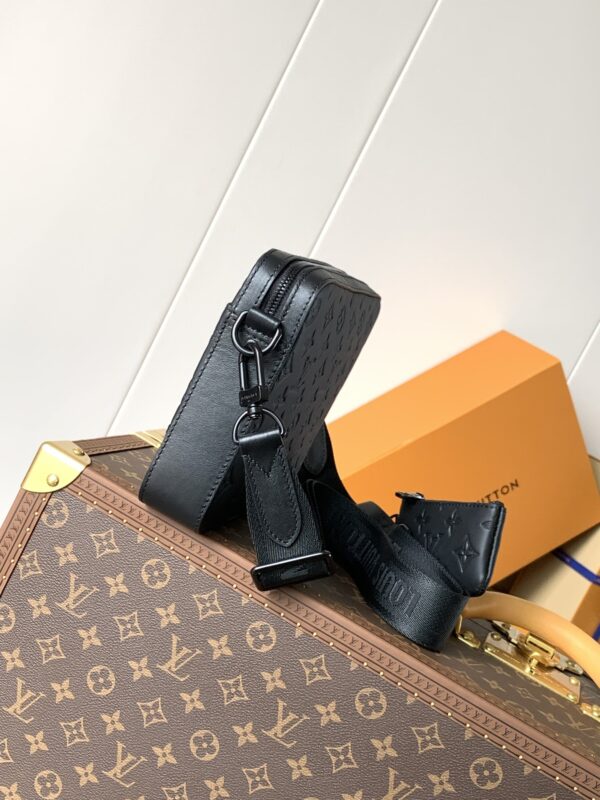 LV messenger bag - Image 2