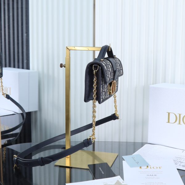 DIOR Montaigne - Image 2