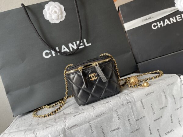 chanel Small makeup box - Image 3