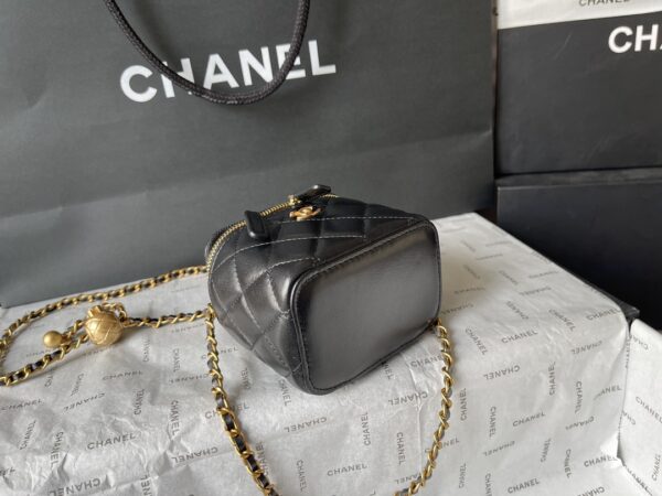 chanel Small makeup box - Image 2