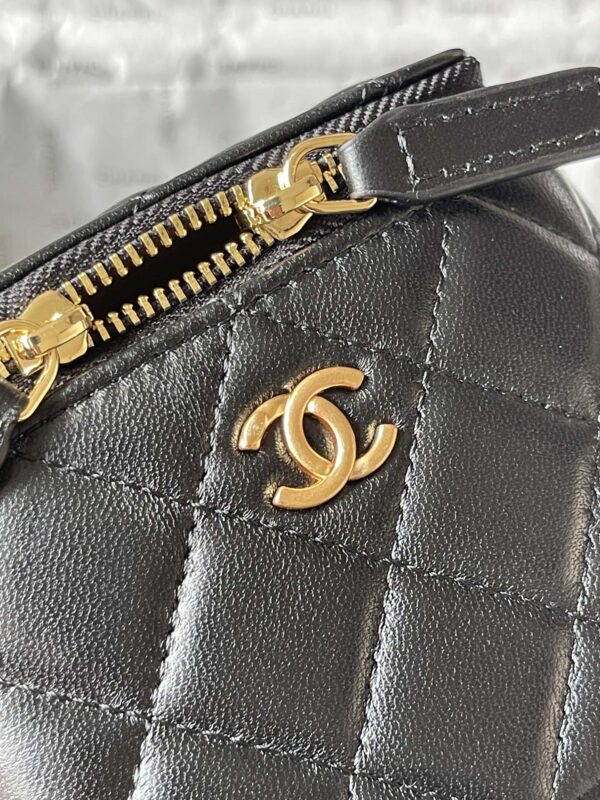 chanel Small makeup box - Image 6
