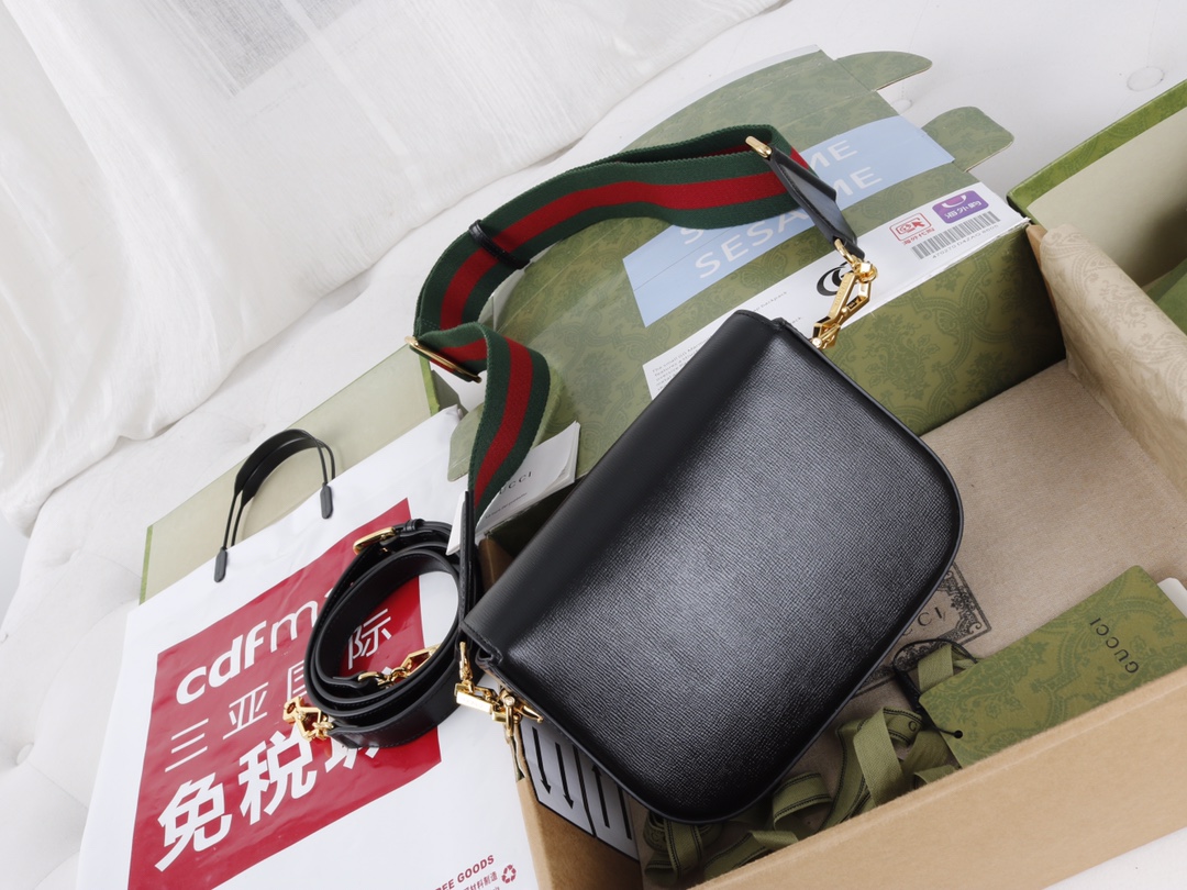 GUCCI horse bit buckle bag - Image 2