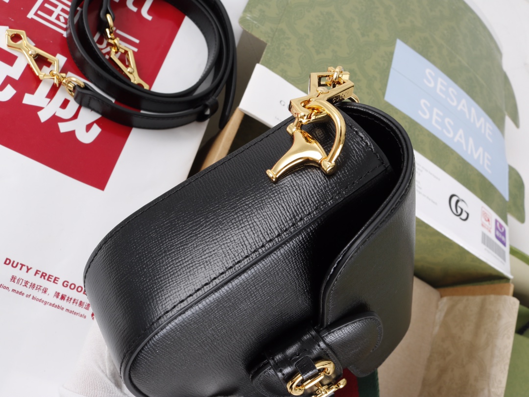 GUCCI horse bit buckle bag - Image 5