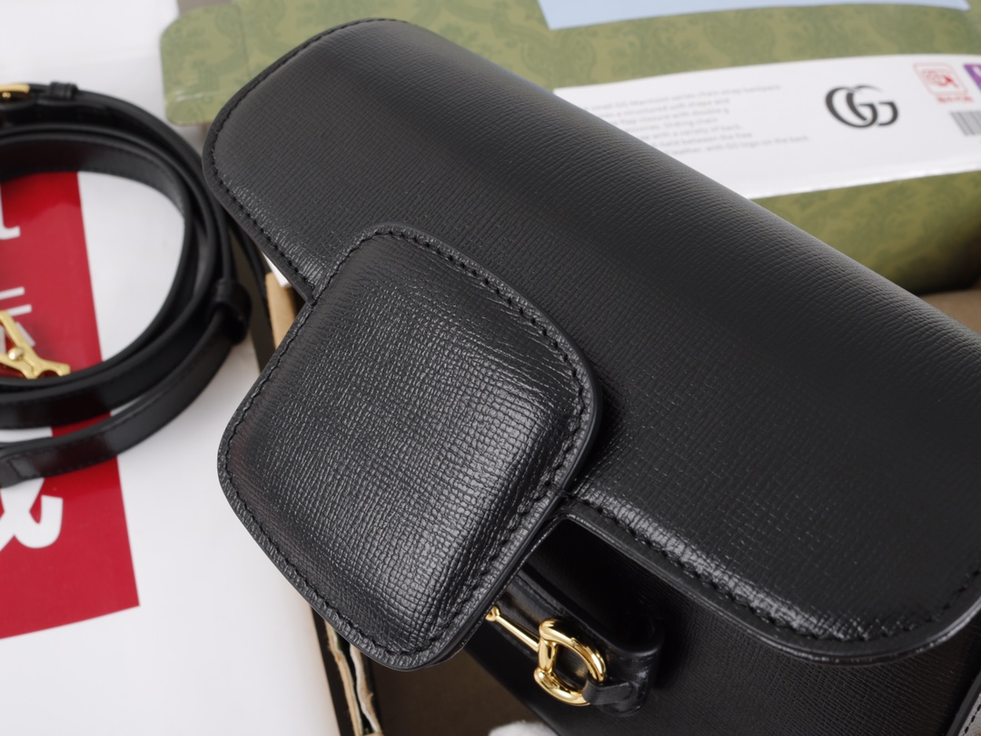 GUCCI horse bit buckle bag - Image 7