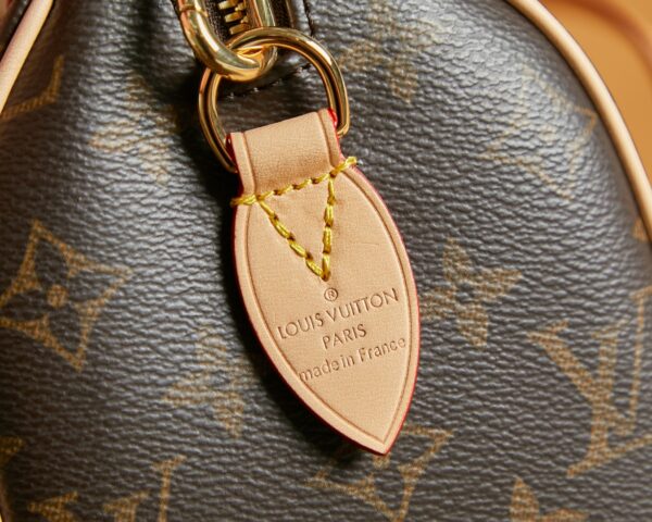 LV Speedy 20 - Image 7