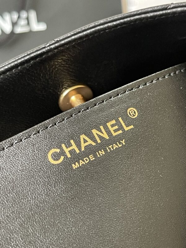 CHANEL hobo bag - Image 9