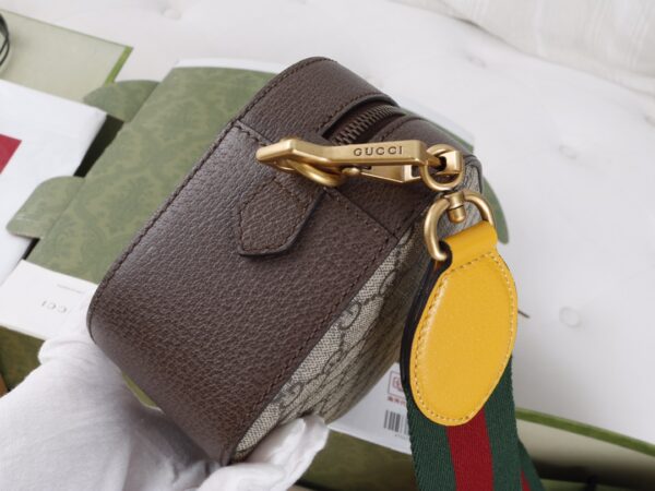 GUCCI Tiger head bag - Image 6