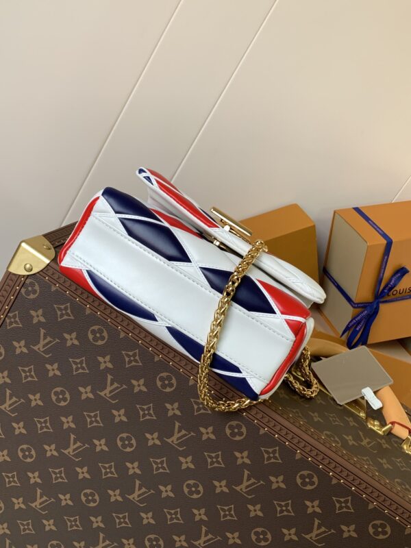LV GO-14 - Image 4