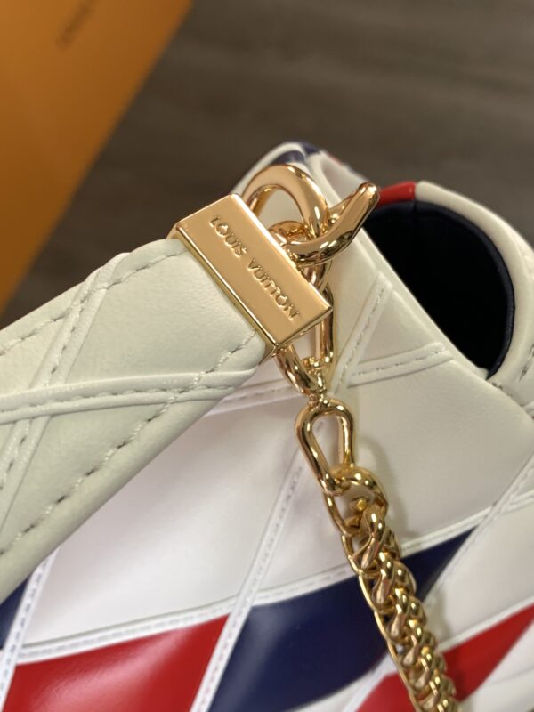 LV GO-14 - Image 6