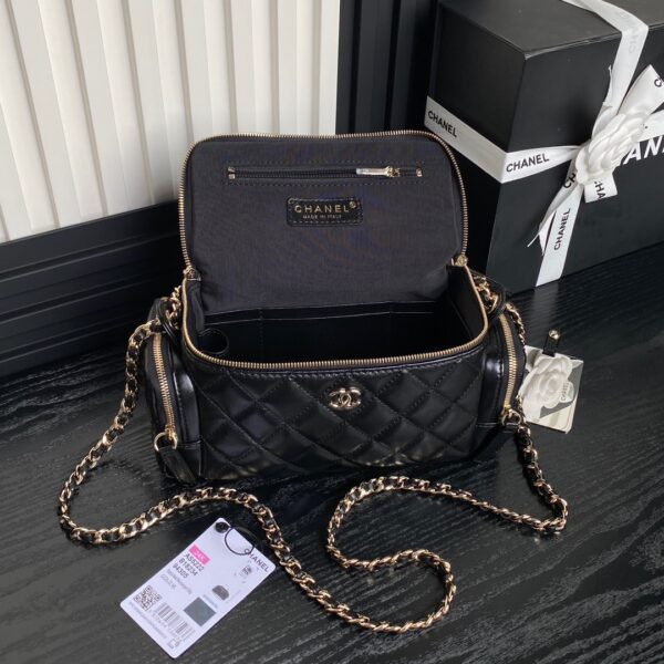 CHANEL bowling camera bag - Image 8