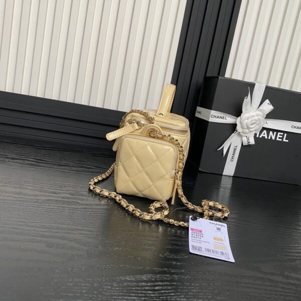 CHANEL bowling camera bag - Image 5