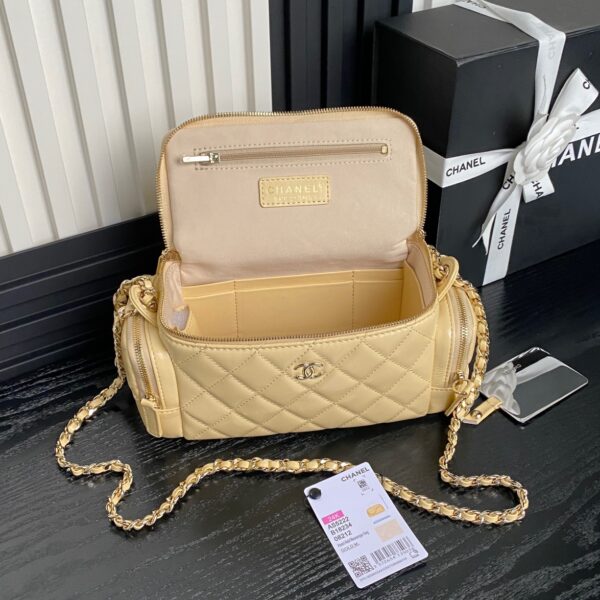CHANEL bowling camera bag - Image 7