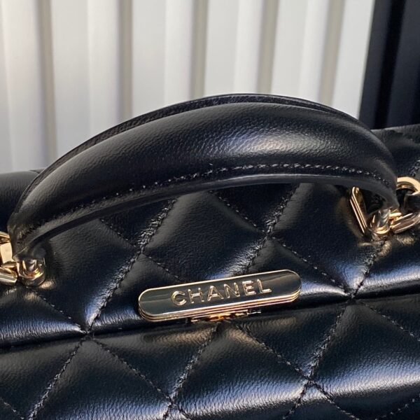 CHANEL makeup bag - Image 4