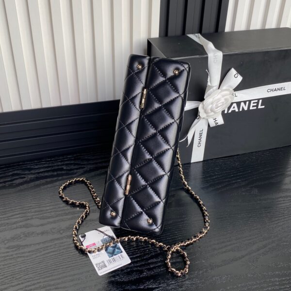 CHANEL makeup bag - Image 7