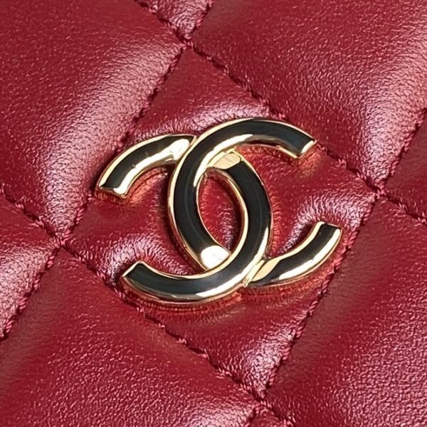 CHANEL makeup bag - Image 3
