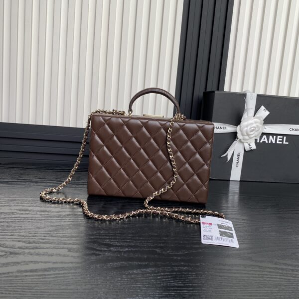 CHANEL makeup bag - Image 3