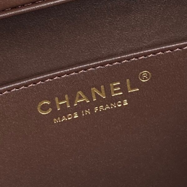 CHANEL makeup bag - Image 2