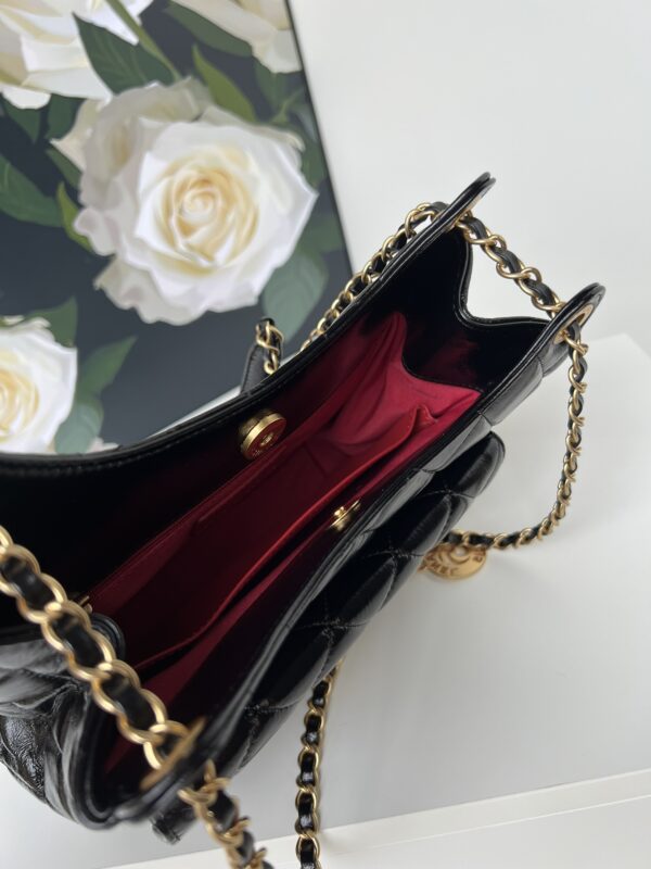 CHANEL hobo hippie bag - Image 8