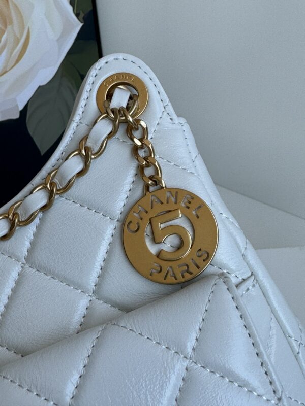 CHANEL hobo hippie bag - Image 3
