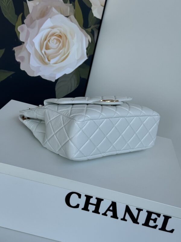 CHANEL hobo hippie bag - Image 5