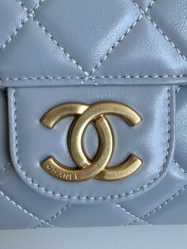 CHANEL hobo hippie bag - Image 4