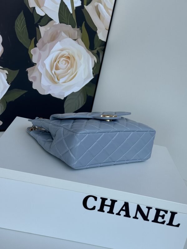 CHANEL hobo hippie bag - Image 5