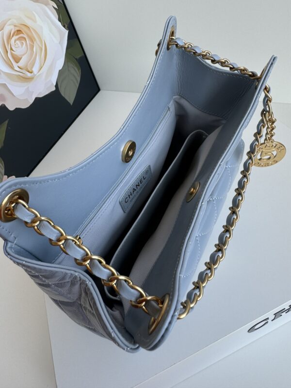 CHANEL hobo hippie bag - Image 7