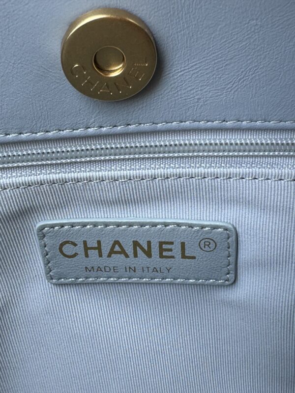 CHANEL hobo hippie bag - Image 8