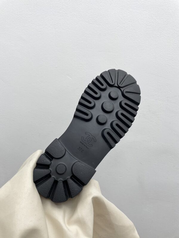 CHANEL Chelsea ankle boots - Image 8