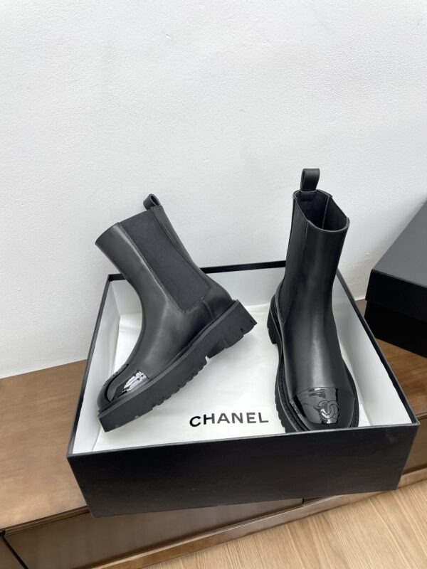 CHANEL Chelsea ankle boots - Image 9