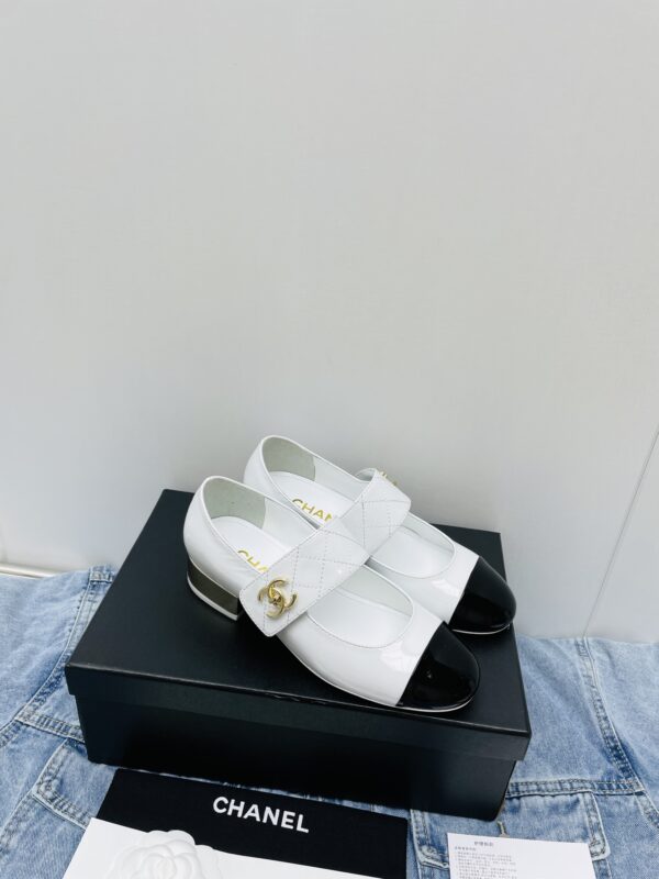 CHANEL Marie Jean shoes - Image 2