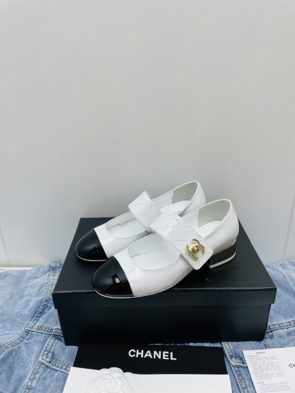 CHANEL Marie Jean shoes - Image 7