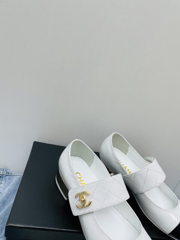 CHANEL Marie Jean shoes - Image 8
