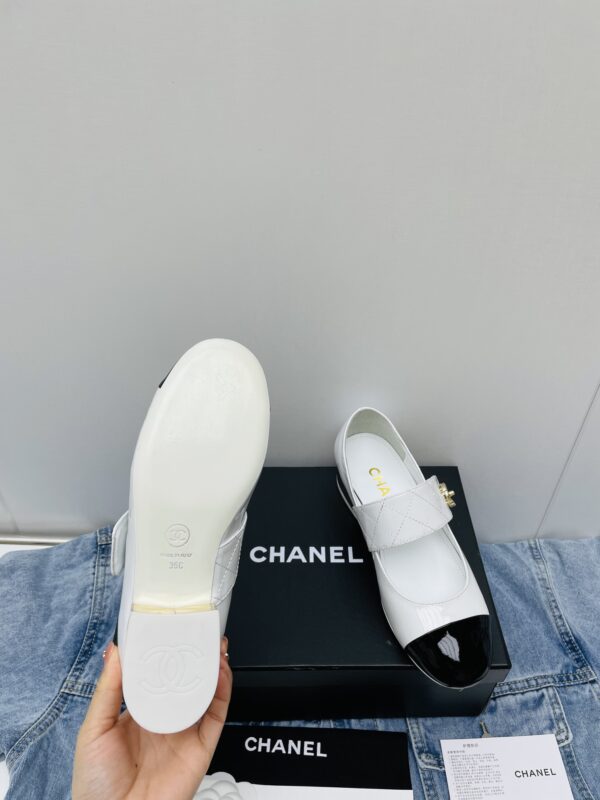 CHANEL Marie Jean shoes - Image 9