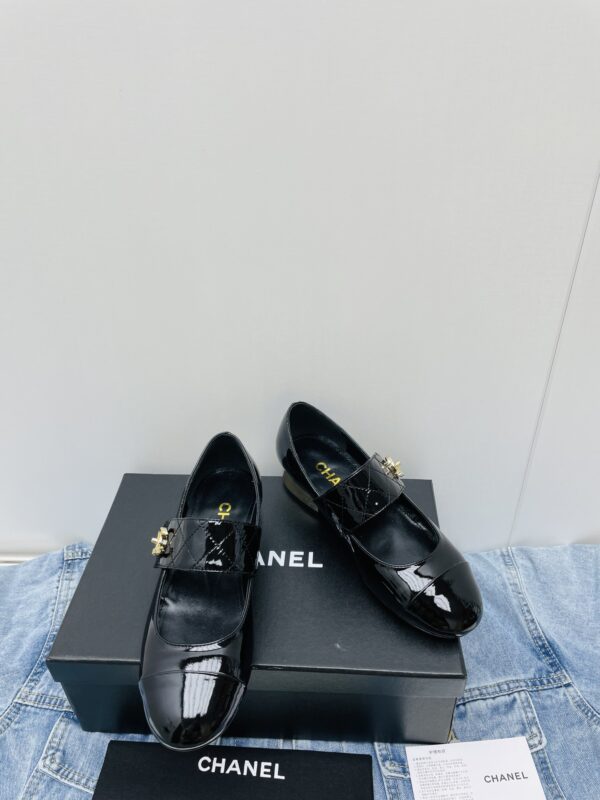 CHANEL Marie Jean shoes - Image 3