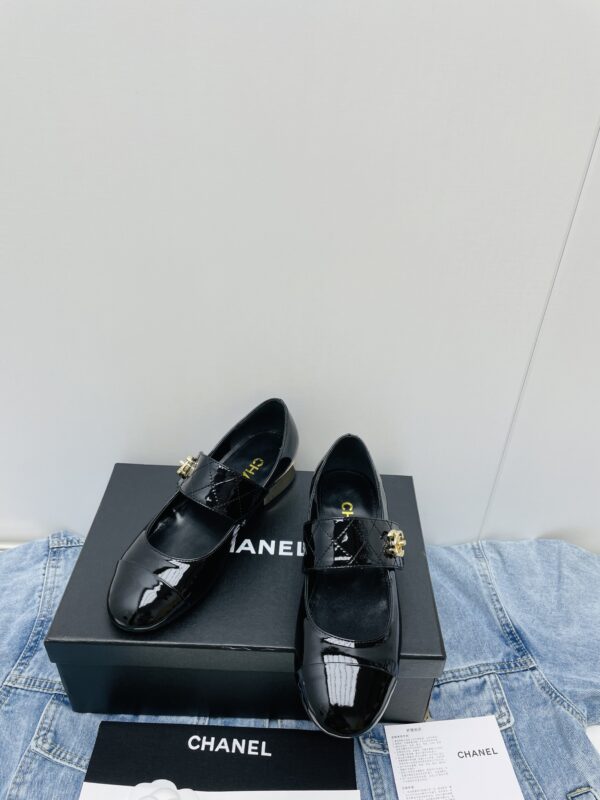 CHANEL Marie Jean shoes - Image 4