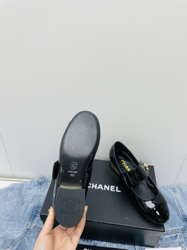 CHANEL Marie Jean shoes - Image 9