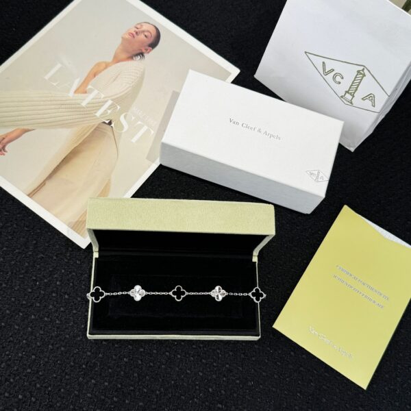 Van Cleef &Arpels - Image 2