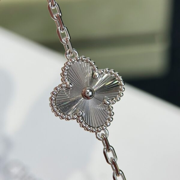 Van Cleef &Arpels - Image 7