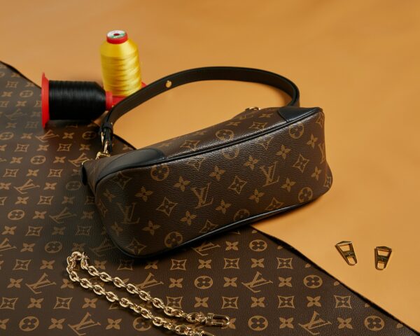 LV odeon bag - Image 3