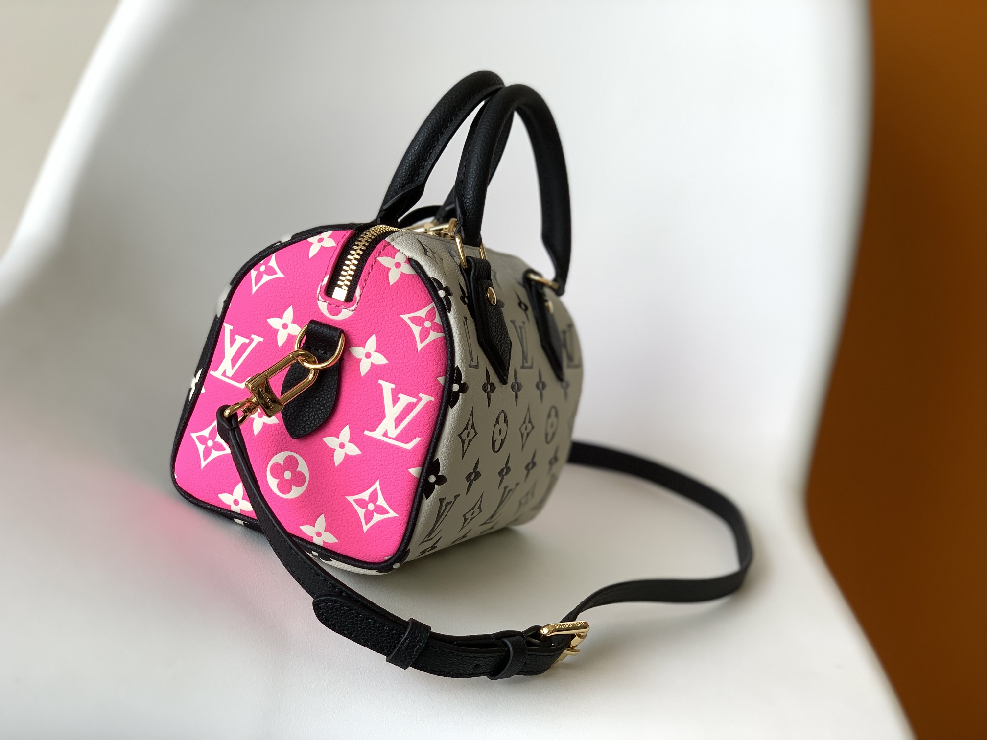 LV black & white speedy pillow bag - Image 2