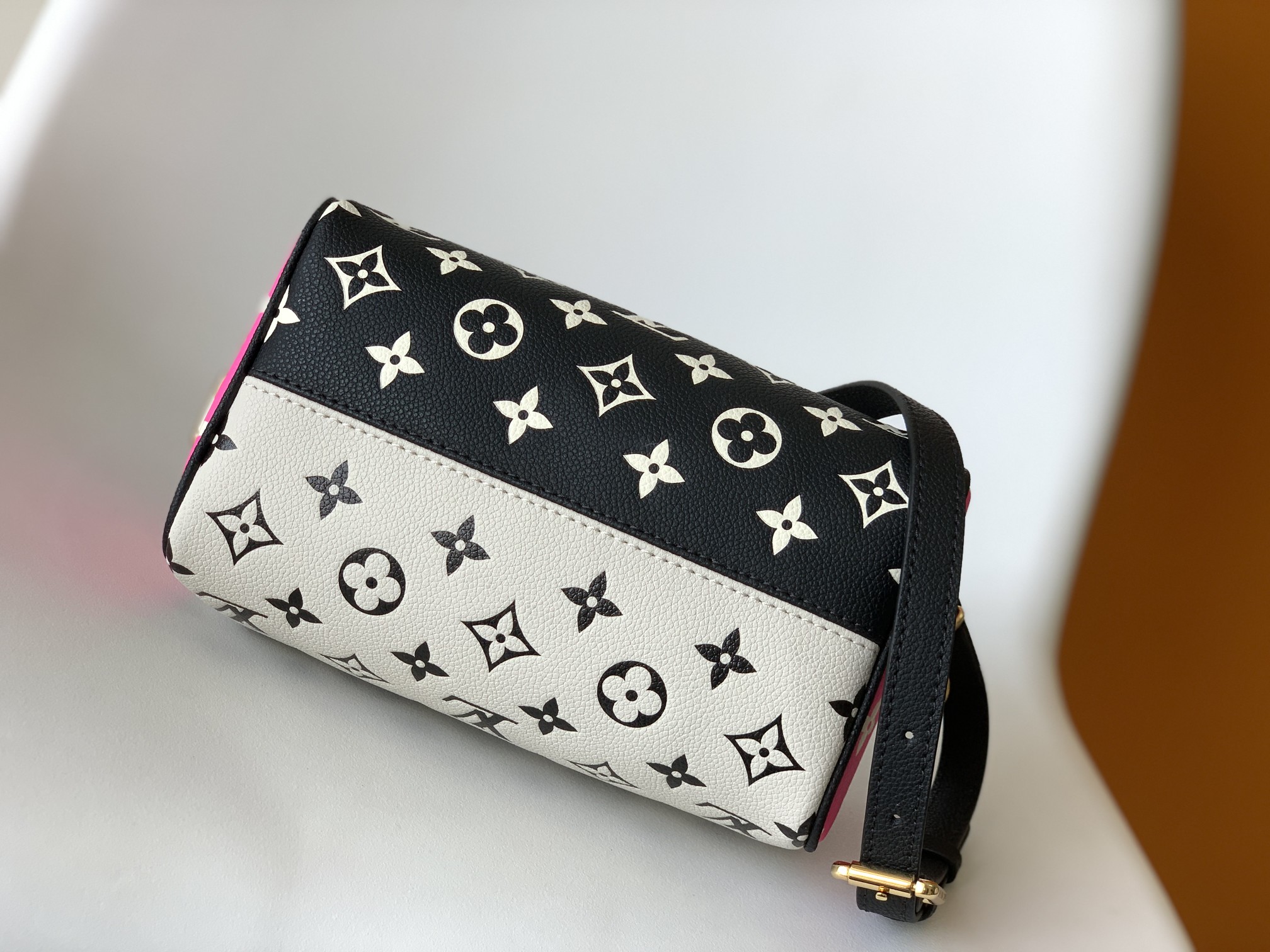 LV black & white speedy pillow bag - Image 3