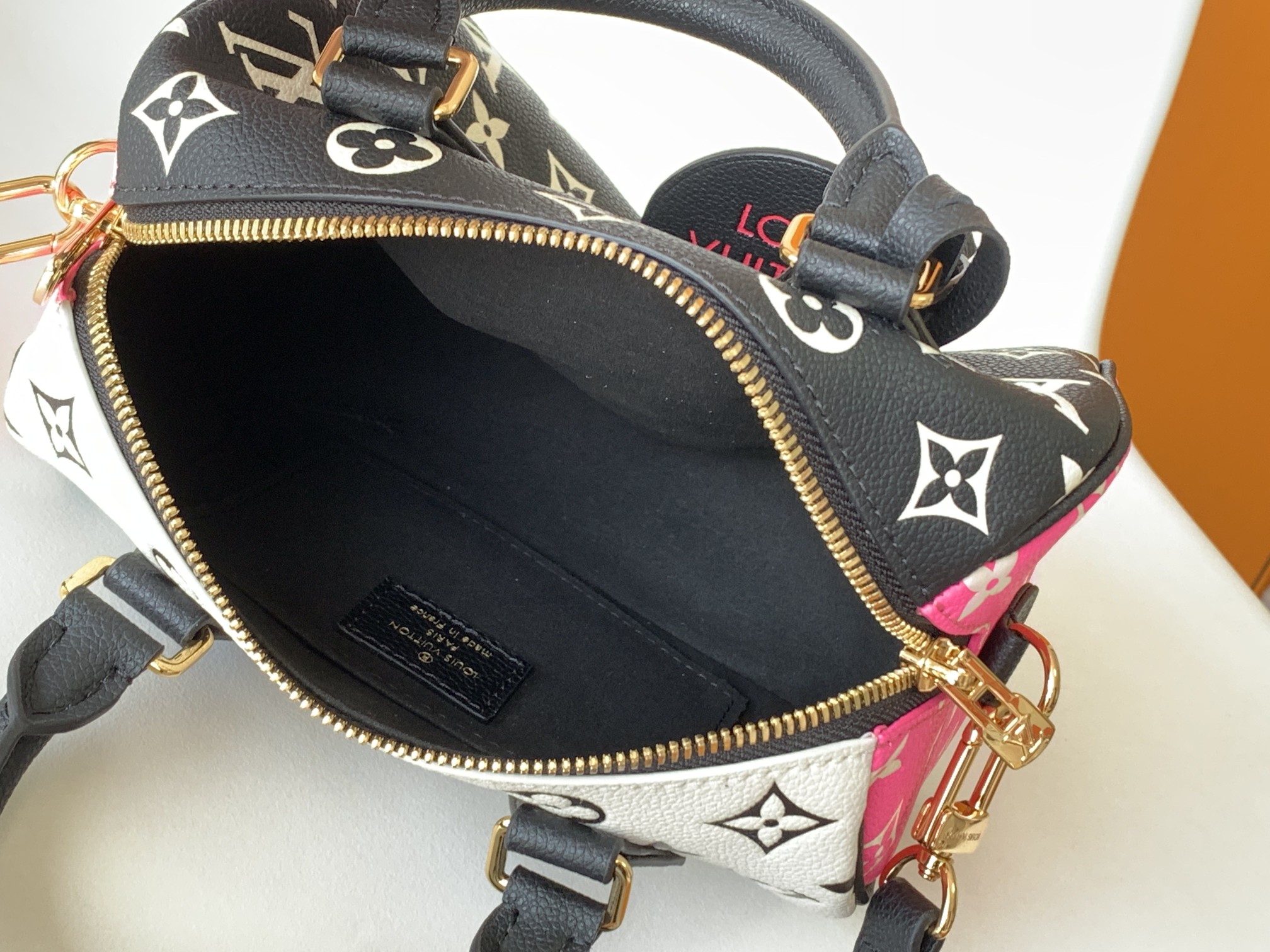 LV black & white speedy pillow bag - Image 7