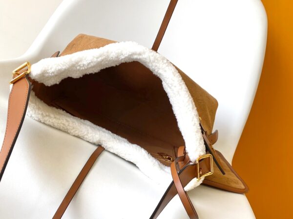 LV carryall - Image 7