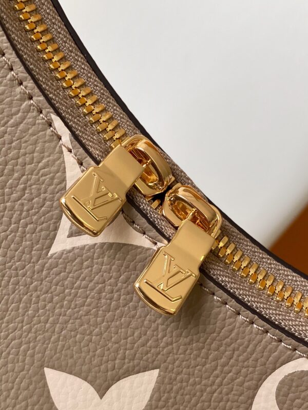 LV handbag - Image 5