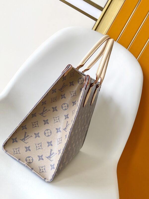 LV OnTheGo MM - Image 3