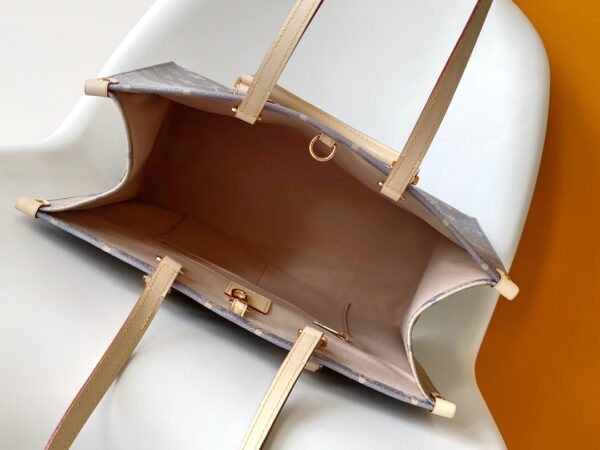 LV OnTheGo MM - Image 7