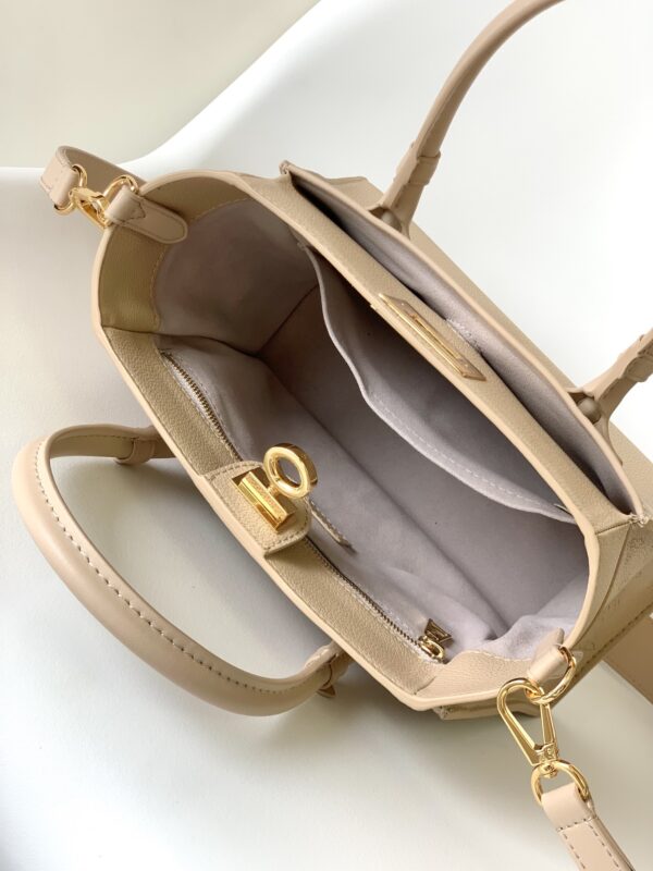 LV On My Side - Image 7