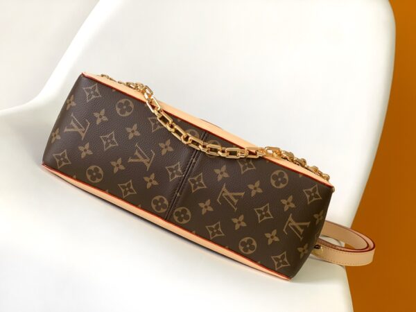 LV Dauphine Soft - Image 3