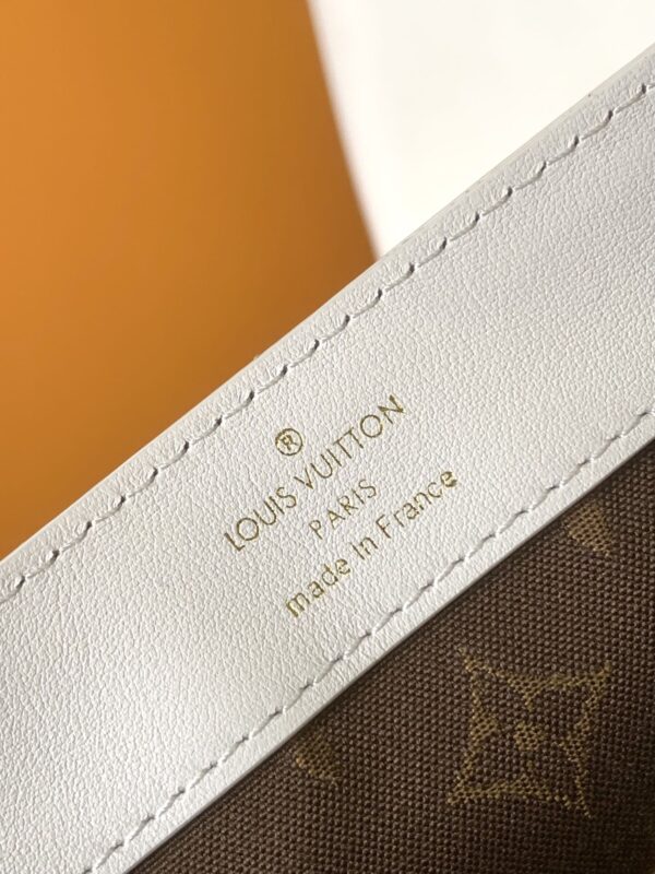 LV Dauphine Soft bag - Image 8